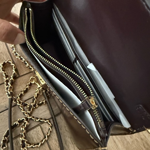 New TORY BURCH BRITTEN PATENT CHAIN WALLET W. WRISTLET timporlano color - Picture 7 of 13